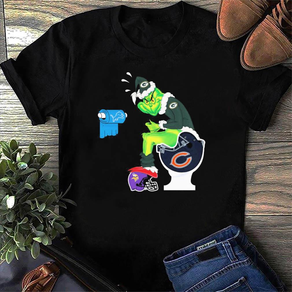 Green Bay Packers Grinch toilet in Chicago Bears t-shirt, unisex shirt